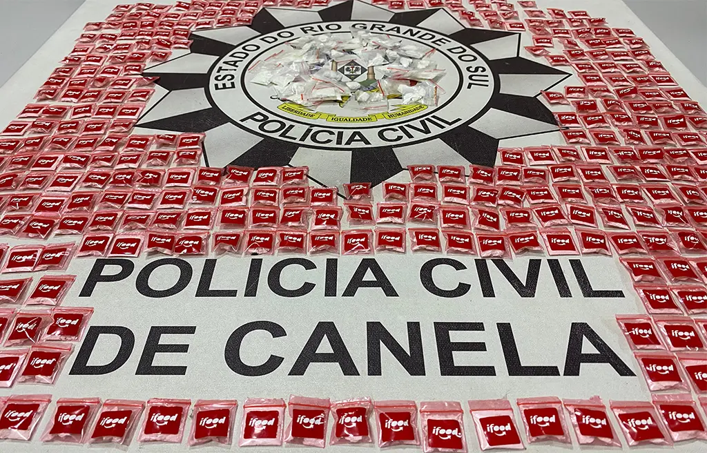 Operação Centralis: Polícia Civil de Canela Descobre Armazém de Drogas e Prende Mulher com Mais de 400 Porções de Cocaína